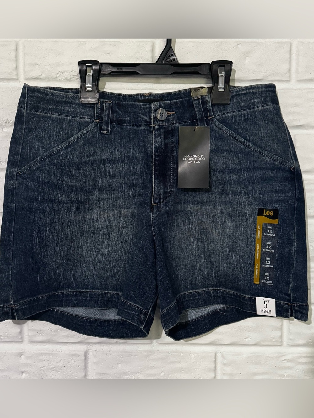 Lee Jean Shorts Women’s 12 Medium Wash Denim Mid Rise Legendary 5” Regular Fit
